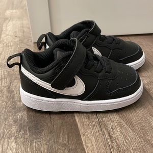 Nike Court Borough Low 2 size 6